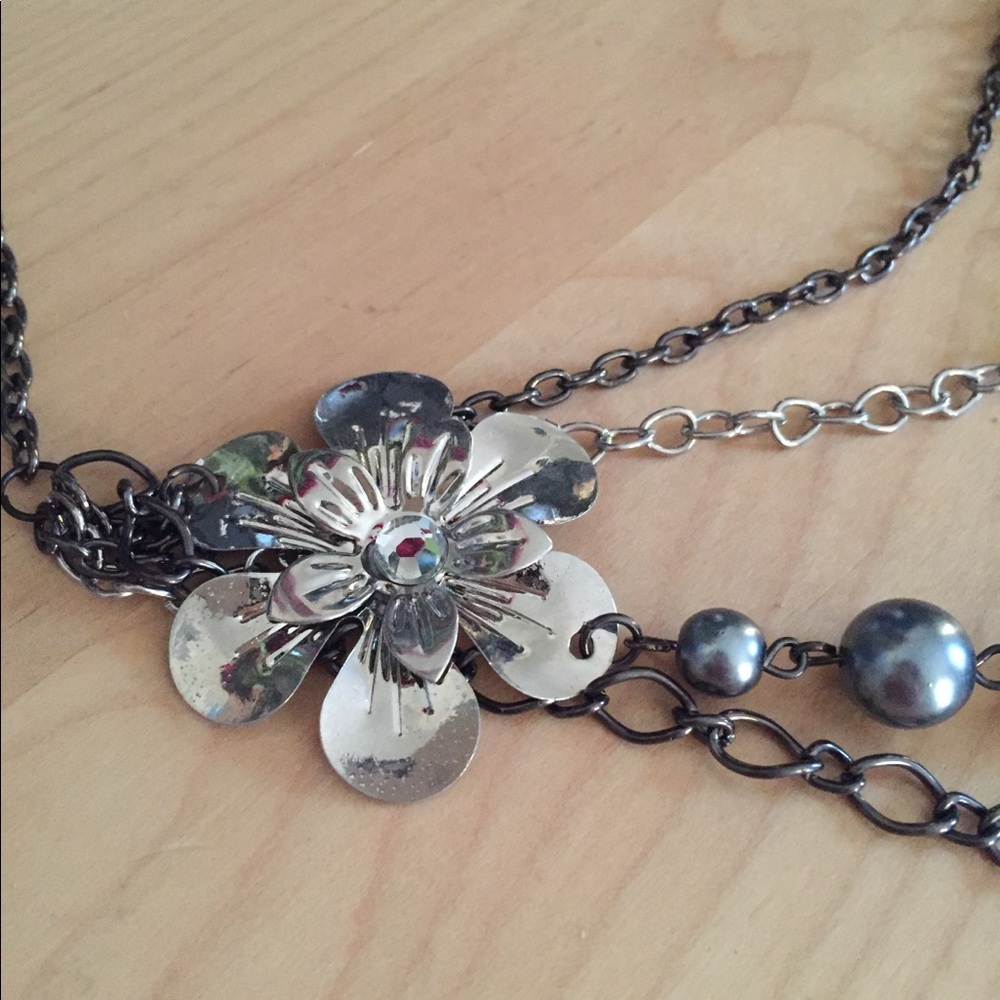 Adjustable statement necklace
